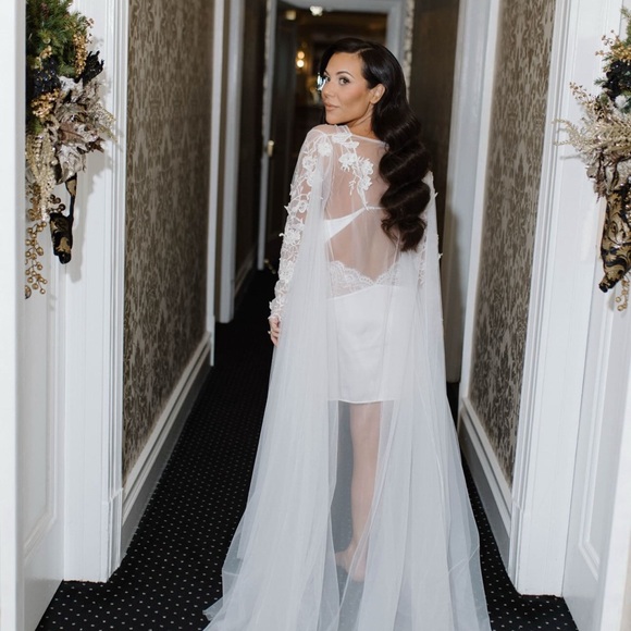 VOIR BRIDE - BLOSSOM BRIDAL ROBE - Picture 4 of 6